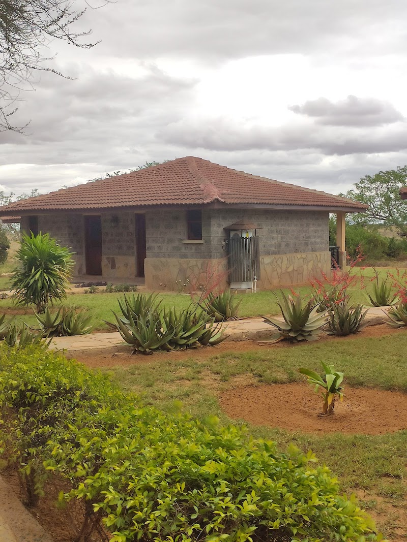 Ashnil Aruba Lodge in Tsavo, Kenya