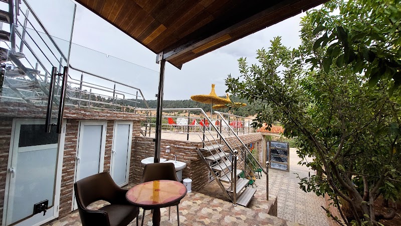 Auberge Sous Les Etoiles Lac Ouiouane in Ait Ouaoumana, Morocco