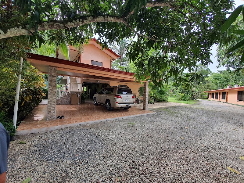 Cabinas Aires del Tiempo in Ciudad Cortes, Costa Rica