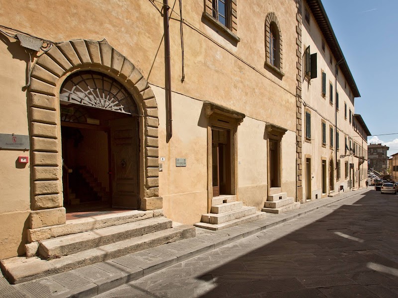 Hotel Palazzo Renieri in Colle di Val d'Elsa, Italy