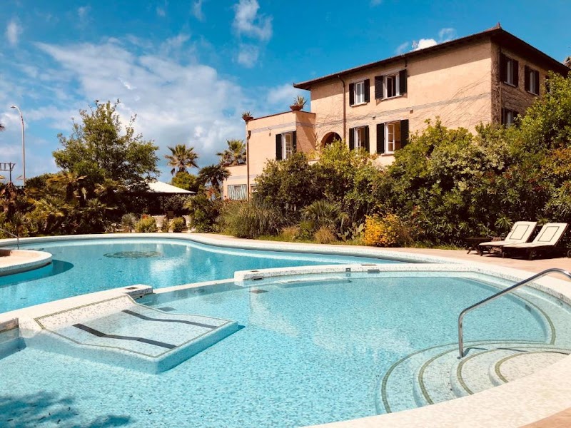 Hotel Villa Maremonti in Massa, Italy