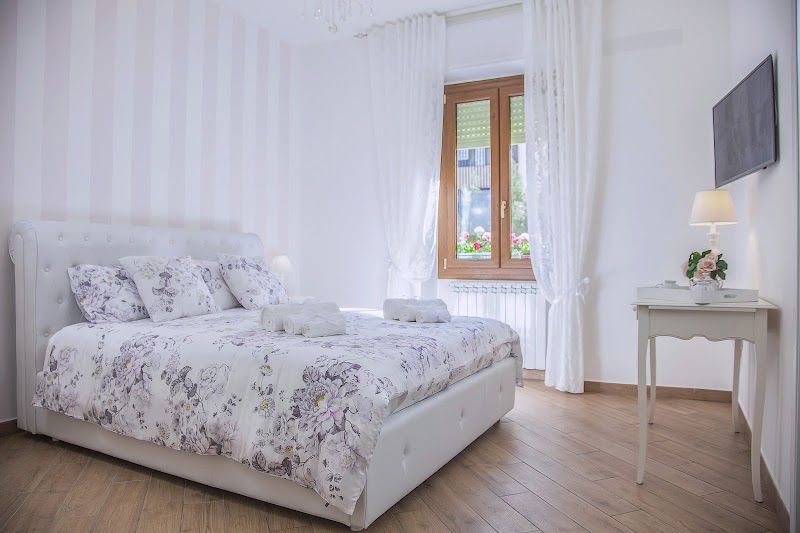 La Perla - Chic Accommodation in Sassari, Italy