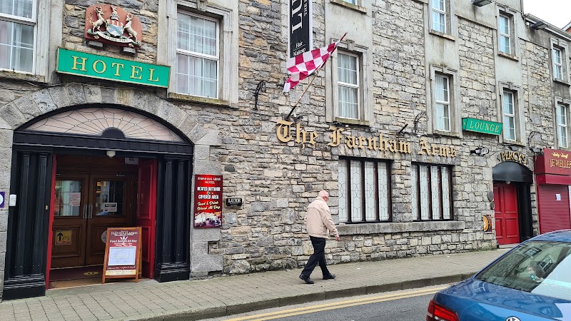 Farnham Arms Hotel in An Cabhan, Ireland