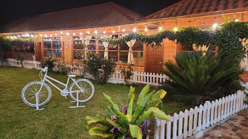 Portal del Cielo Hosteria in Pinas, Ecuador