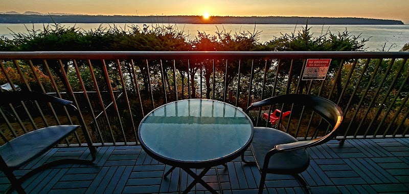 Above Tide Motel in Campbell River, Canada