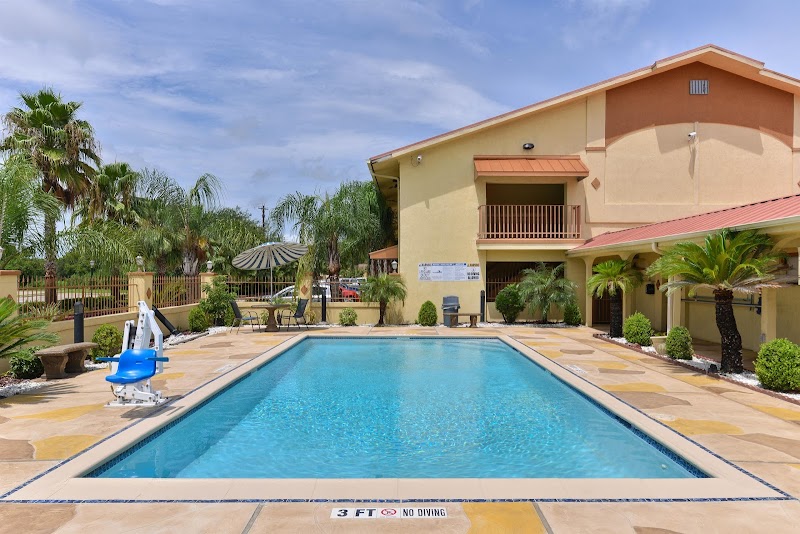 Americas Best Value Inn & Suites Alvin Houston in Alvin, United States