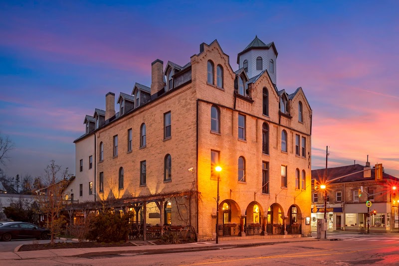Arlington Hotel Paris in Brant, Canada