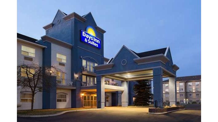 Days Inn & Suites by Wyndham Brooks in Brooks, Canada
