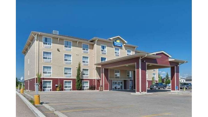 Days Inn & Suites by Wyndham Cochrane in Cochrane, Canada