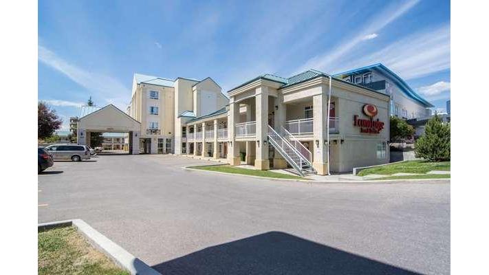 Econo Lodge Inn & Suites University in Calgary, Canada