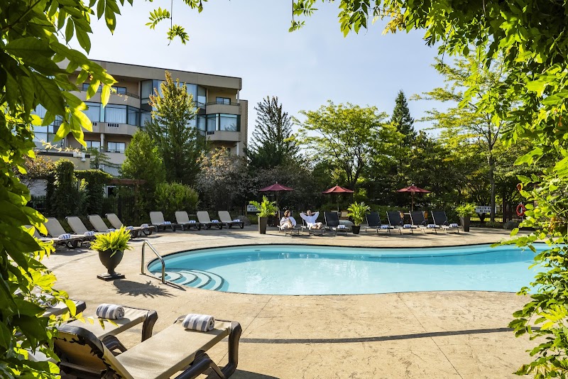Georgian Manor Resort in Barrie, Canada