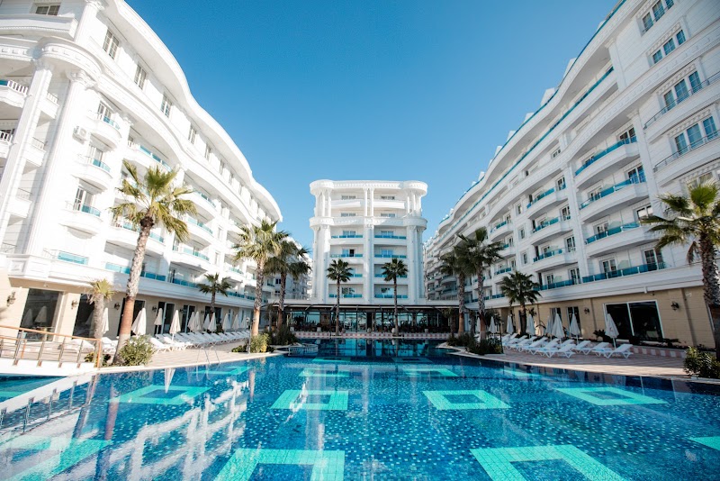 Grand Blue Fafa Resort in Kavaje, Albania