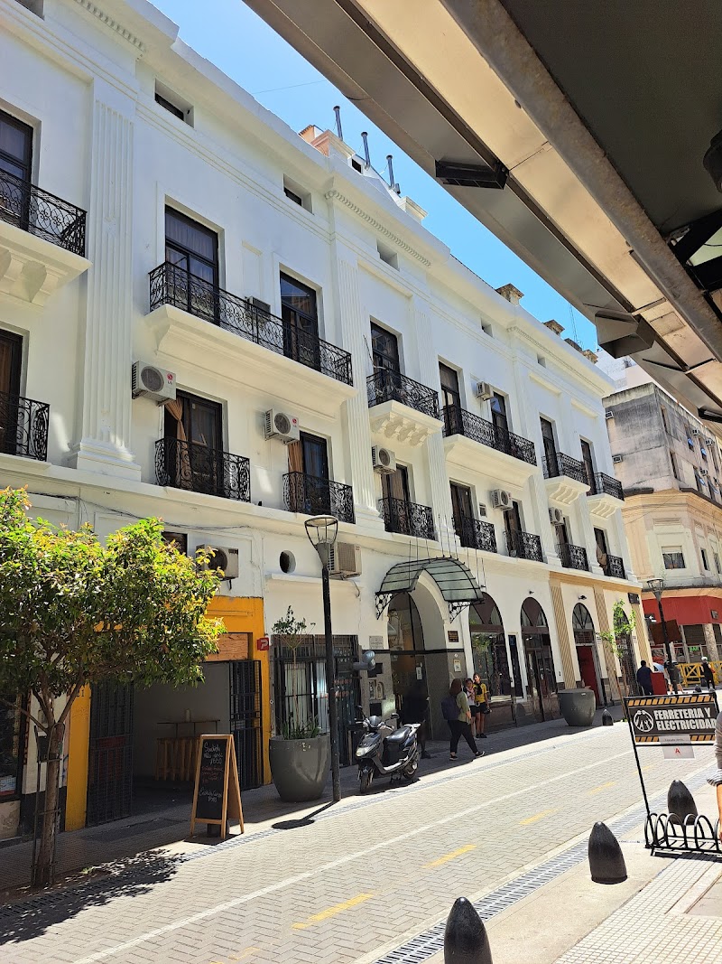 Hotel La Giralda in Carhue, Argentina