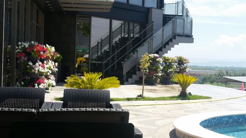 Hotel Mondial in Fier, Albania