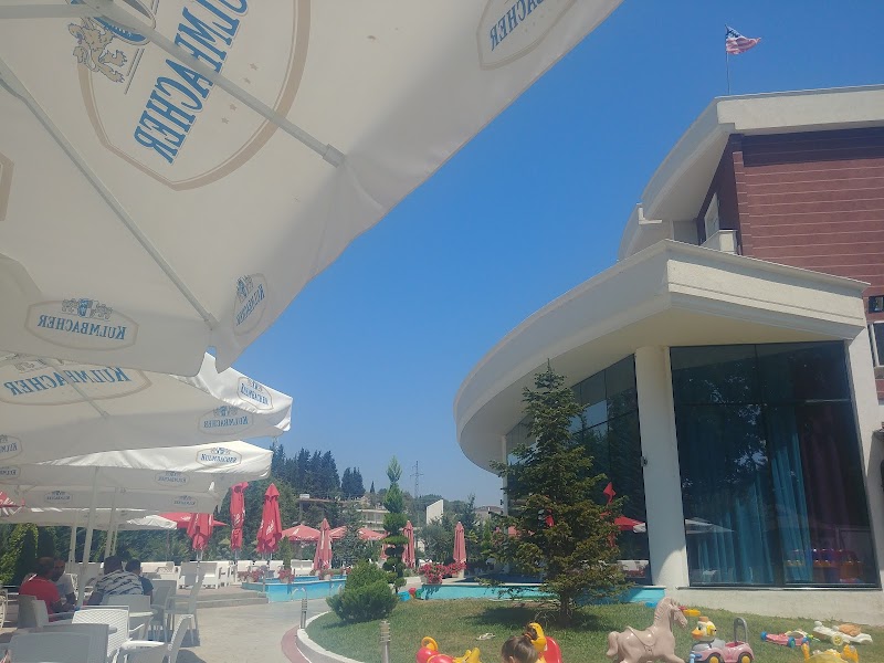 Hotel Red Apple in Fier, Albania