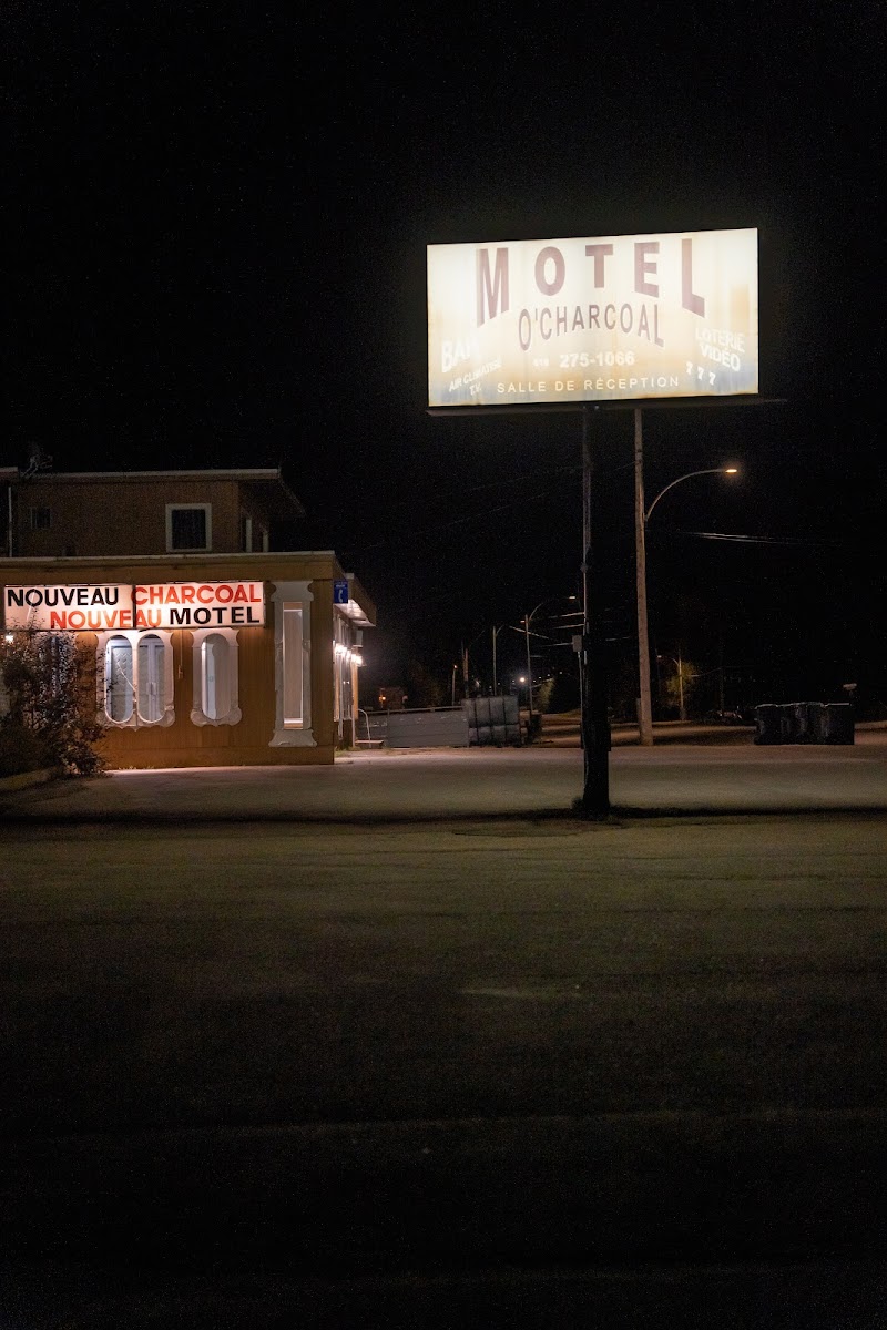 Hôtel Rivière-Rouge in Boisbriand, Canada