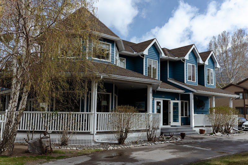 Lady MacDonald Country Inn in Canmore, Canada