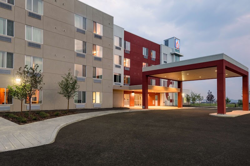 Motel 6 Airdrie in Airdrie, Canada