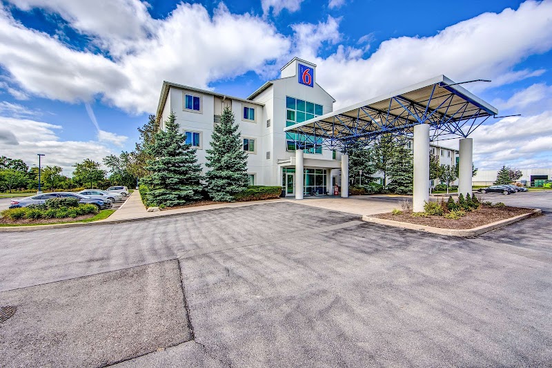 Motel 6 Burlington, ON - Toronto West - Oakville in Burlington, Canada
