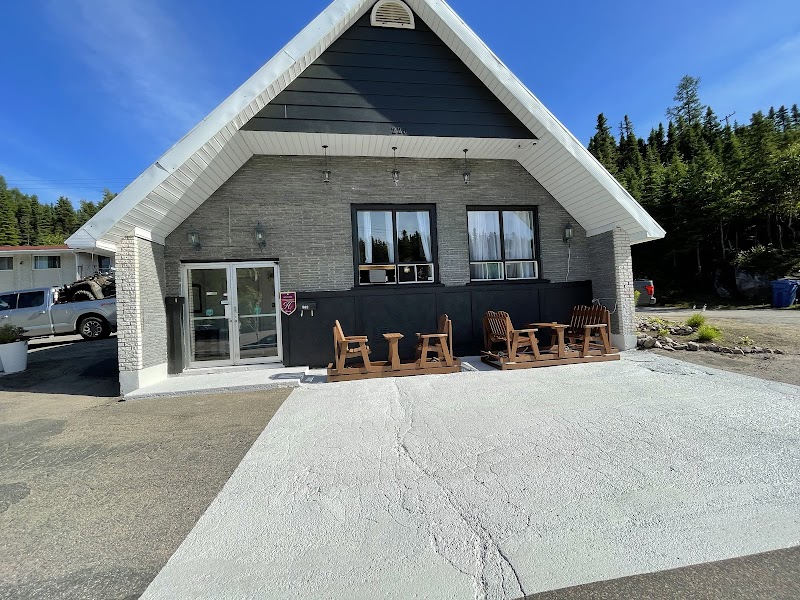 Motel du Rosier in Baie-Comeau, Canada