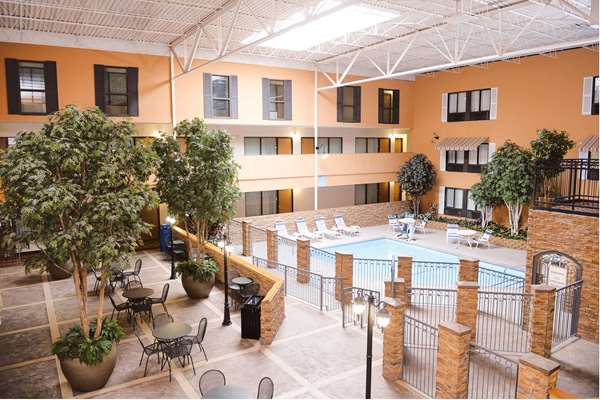 Quality Inn & Suites Starlite Village Conference Center in Ames, United States