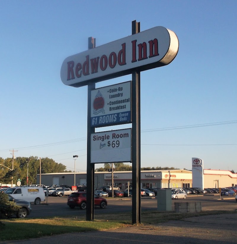Redwood Motor Inn in Brandon, Canada