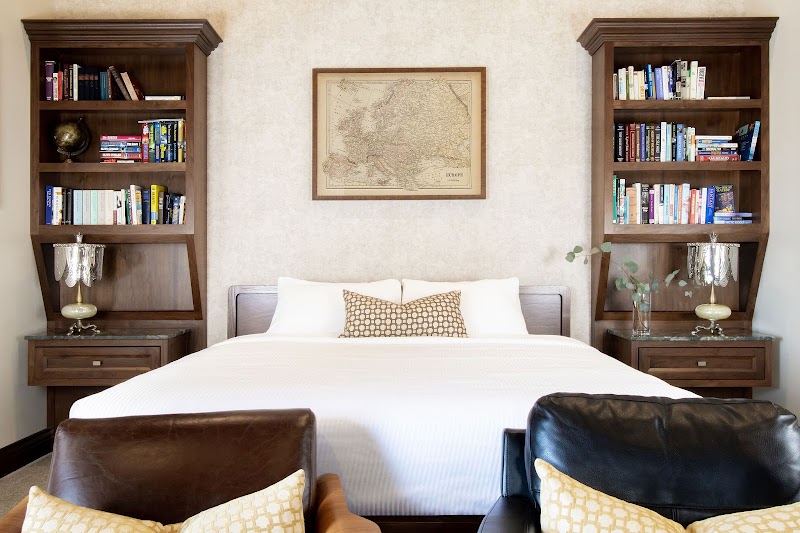 Retro Suites Hotel in Chatham, Canada