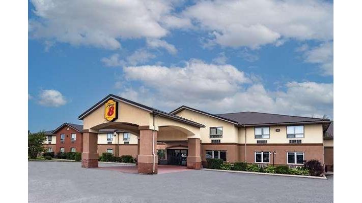 Super 8 by Wyndham Cornwall ON in Cornwall, Canada