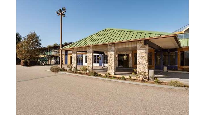 Travelodge by Wyndham Abbotsford Bakerview in Abbotsford, Canada